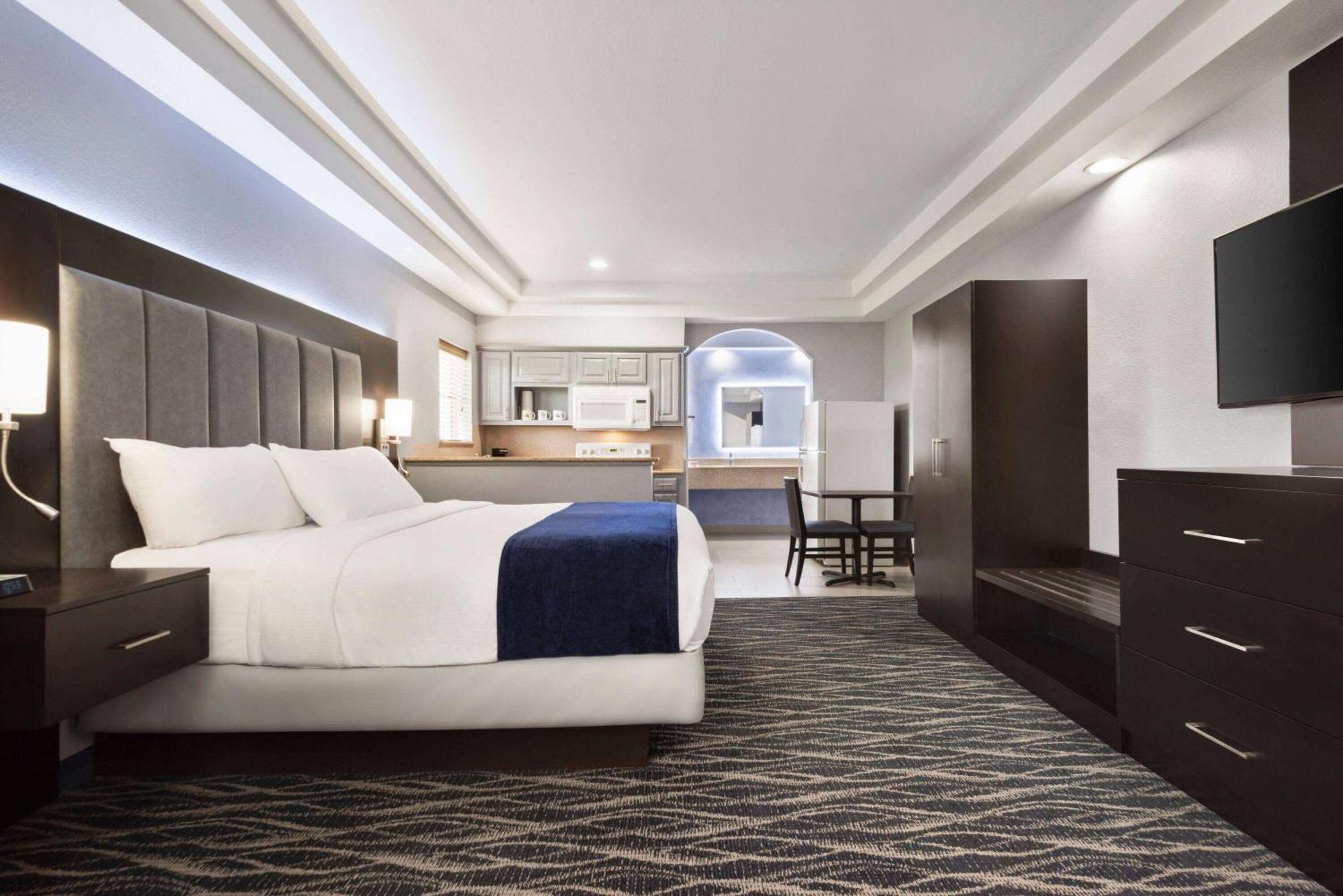 Days Inn & Suites By Wyndham Houston Hobby Airport Eksteriør bilde